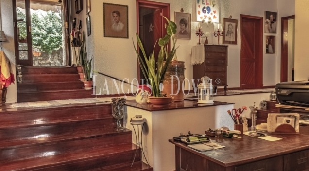 Esporles. Mallorca. Chalet en venta con piscina y amplio jardín. 