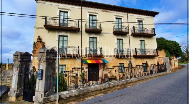 Cantabria. Posada Rural en venta. Antigua Casona del Siglo XV en Colindres.