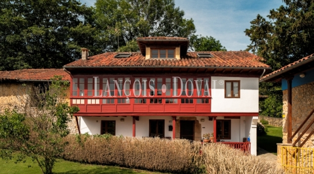 Casa rural tradicional en venta. Vistas Picos, Asturias propiedades singulares