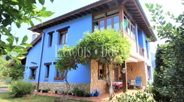 Cangas de Onís. Peruyes. Casa tradicional Asturiana en venta. 