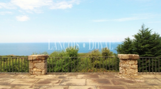 Llanes. Buelna. Asturias. Exclusiva Casa en venta con vistas panorámicas al mar.