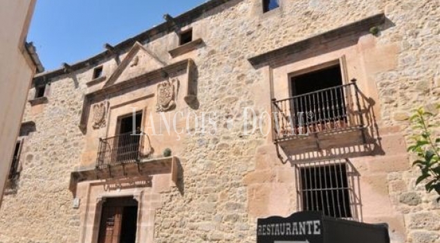 Sepúlveda. Segovia. Casa palacio actualmente restaurante y eventos en venta.