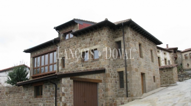 Rasgada. Valderredible. Cantabria. Casa rectoral en venta.