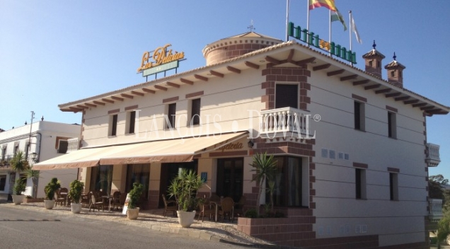 Cala. Huelva. Hotel rural en venta.
