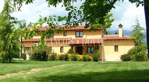 Candeleda. Valle del Tiétar. Sierra de Gredos. Ávila. Casa rural en venta.