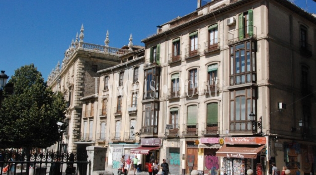 Granada. Edificios en venta junto Real Chancillería.