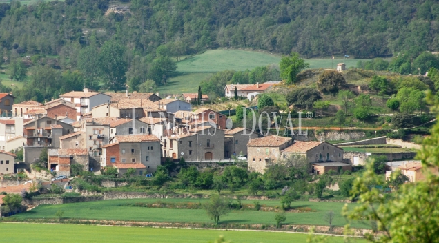 Finca en venta. Uso residencial o dotacional. Avià. Berguedà. Barcelona.