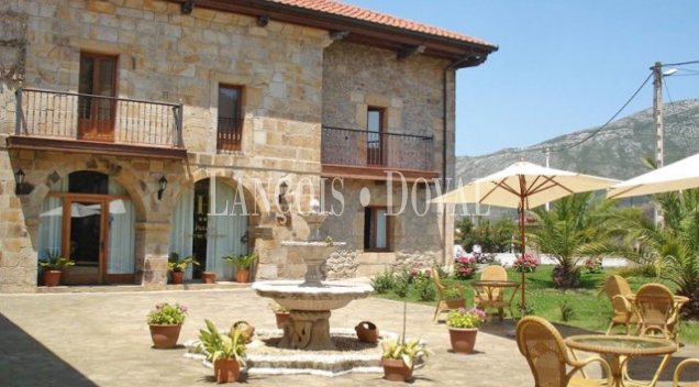 Cantabria. Hotel palacio con encanto en venta. Santander. San Felices de Buelna. 