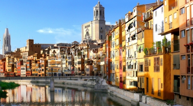 Girona. Venta edificio apartamentos turisticos en rentabilidad.