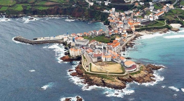 Caión. A Laracha. Venta casa a rehabilitar en el puerto. A Coruña.