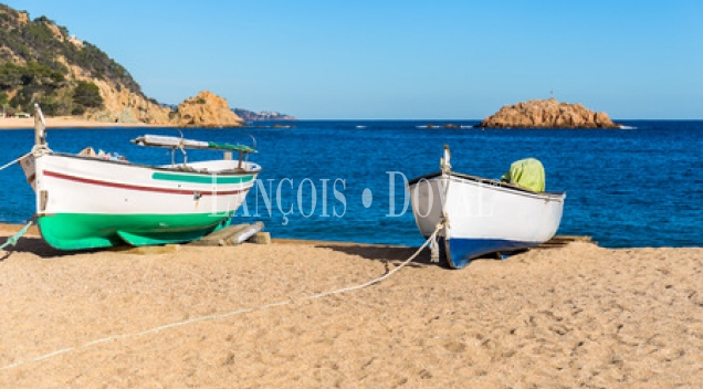 Solar Hotelero en venta primera línea de Playa. Costa brava. Girona.