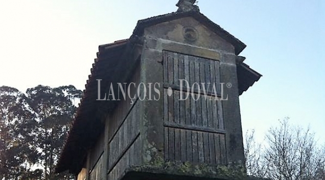 Dodro. Casona de piedra en venta. A Coruña casas rurales.