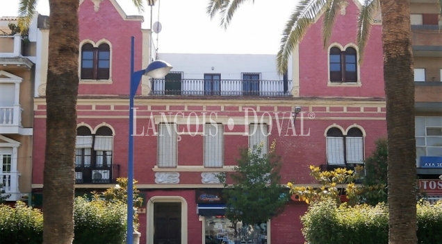  Zafra. Edificio modernista en venta. Ideal hostelería, oficinas o negocio.