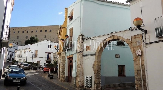 Sagunto. Casa en venta en la judería con proyecto hotel y restaurante.