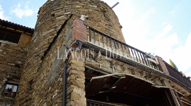Torreón medieval en venta. Talarn. Lleida. Edificio histórico Ideal alojamiento rural.