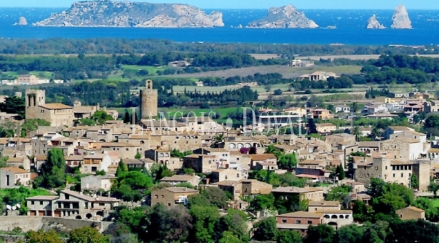 Masía y finca en venta. Baix Empordà. Costa Brava propiedades singulares.