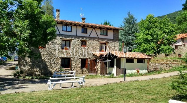 Hotel con encanto en venta. Restaurante asador. Ezcaray. La Rioja