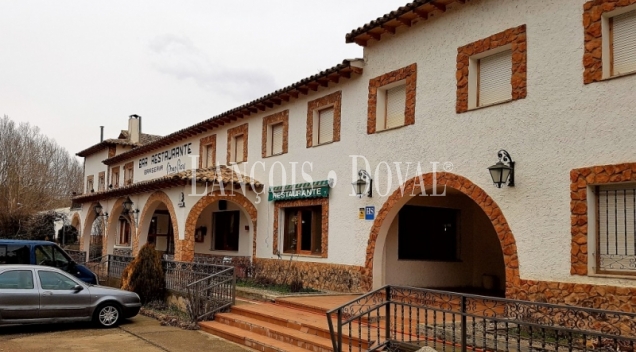 Huesca. Hostal y restaurante con vivienda en venta. Benabarre. Pilzán.