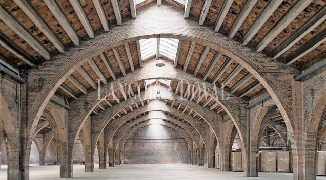 Cavas Rondel. Singular edificio en venta. Cervelló. Barcelona.