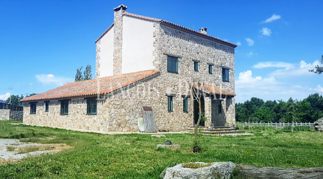 Sierra de Ávila. Casa rural en venta. San Esteban de Los Patos.