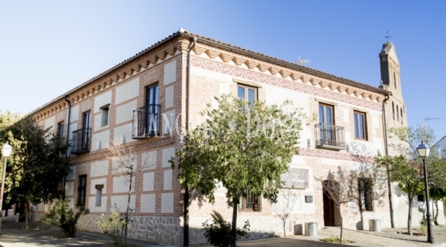 Avila. Hotel con encanto en venta. Velayos. Posada real de Castilla León.