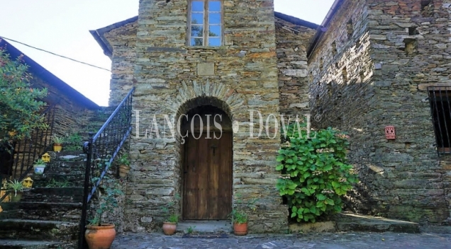 Asturias. Aldea rural en venta. Vegadeo. Antiguo molino.