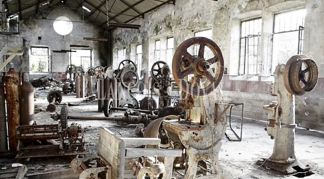 Barcelona. Antigua fabrica textil en venta. Uso equipamientos sanitarios.