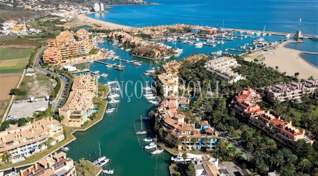 Sotogrande. Piso exclusivo en venta con vistas a La Marina.