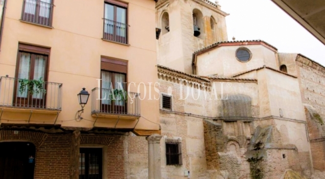 Arévalo. Ávila. Singular casa rural para grupos en venta. Centro histórico.