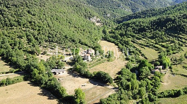 Alta Garrotxa. Casa turismo rural en traspaso y alquiler.