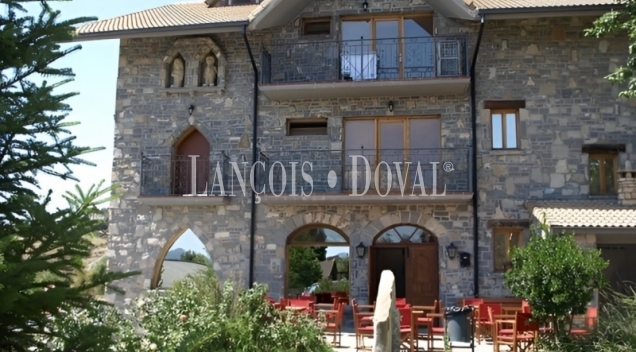 Pirineo de Huesca. Hotel rural en venta. Sabiñanigo. 