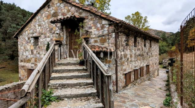 Guadalajara Sierra Norte. Casa rural en venta. Antiguo Molino harinero. 