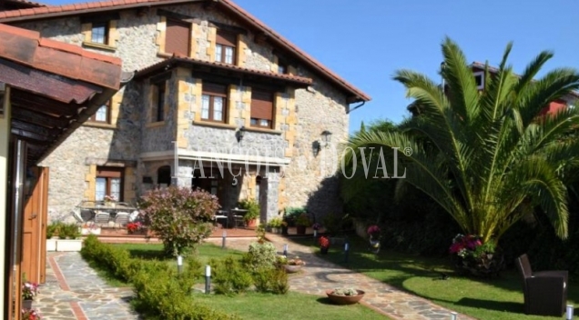 Noja. Cantabria. Casona con apartamentos turísticos en venta