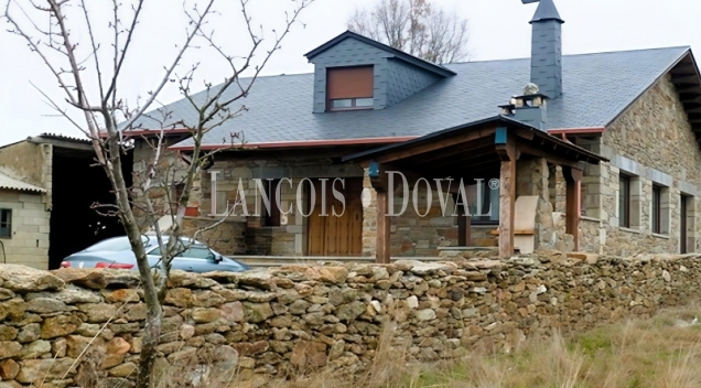 Casa rústica con encanto en venta. Sagallos de la Carballeda. Sierra de la Culebra
