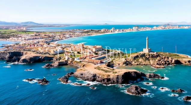 Hotel en venta en El Mar Menor con gran capacidad y  ubicación estratégica