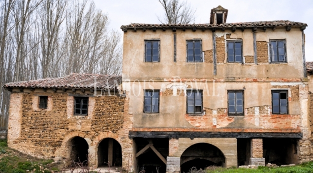 León. Molino histórico del siglo XV en venta con alojamiento rural en Villacelama León. Molino histórico del siglo XV en venta con alojamiento rural en Villacelama