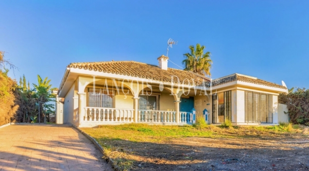 Estepona. Oportunidad. Zona Cancelada. Chalet en venta ideal explotación vacacional.