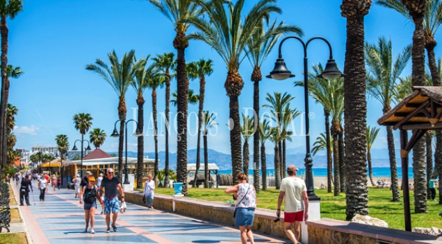 Torremolinos. Hotel en venta con proyecto ampliación 98 hab. Excelente situación.