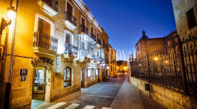 Ciudad Rodrigo. Salamanca. Hotel con encanto en venta. Centro histórico. 