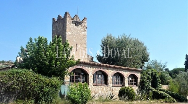 Masía en venta. Siglo XIV. Restaurante y hotel con encanto. Castell Platja d' Aro