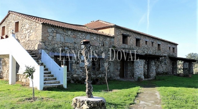 Toledo. Venta casa rural con restaurante ideal eventos. La Iglesuela del Tiétar