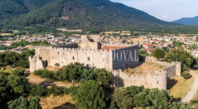 Ávila. Hotel residencia en venta. Actualmente centro tercera edad. La Adrada