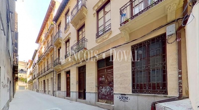Granada. Edificio residencial en venta en centro histórico. Excelente inversión.
