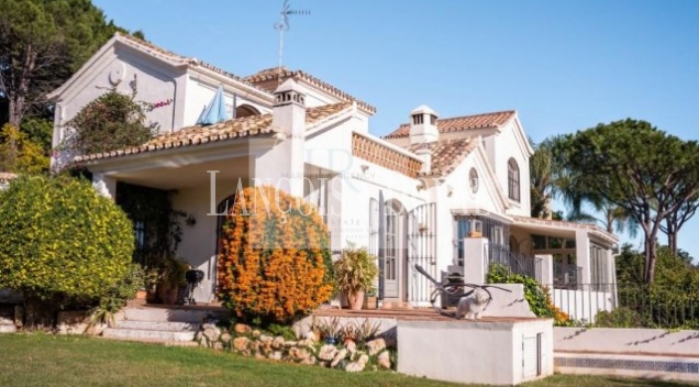 El Madroñal, Benahavís. Villa de lujo en venta con excelentes vistas al mar