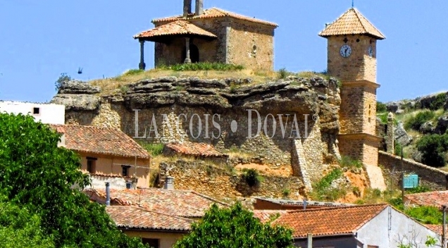 Guadalajara. La Alcarria. Singular casa de pueblo en venta. Ruguilla. Cifuentes.