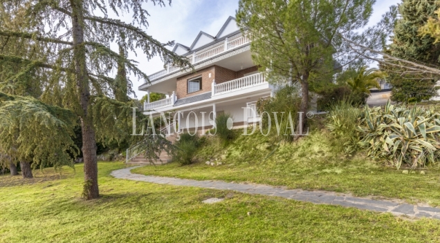 Madrid. Las Rozas. Exclusivo chalet en venta con vistas panorámicas.