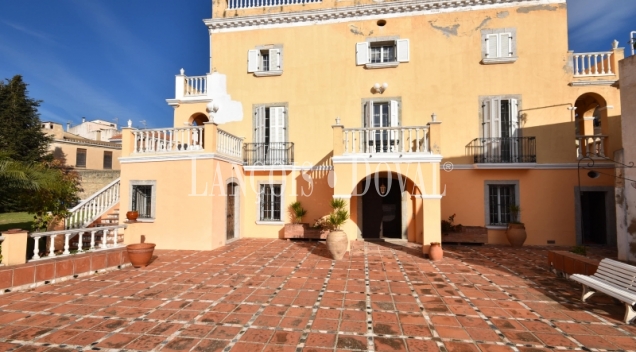 Teià. Maresme. Casa señorial restaurada en venta. Centro urbano.