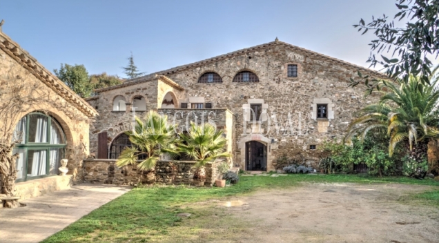 Masía Fortificada en Venta. Sant Martí Vell, Empordà. Ideal proyecto turístico.