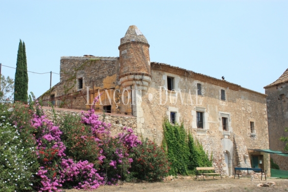 L ´Escala. Alt Empordà. Costa Brava. Masía y finca en venta. Ideal uso turístico.