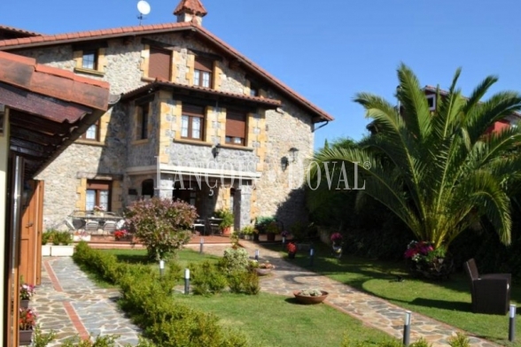 Noja. Cantabria. Casona con apartamentos turísticos en venta